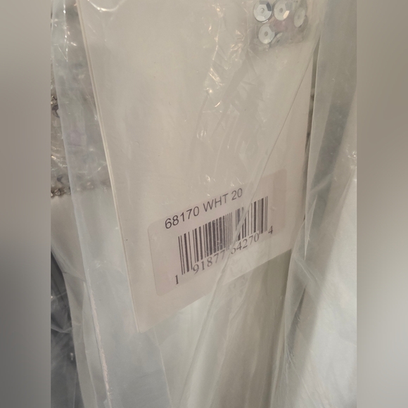 Mac Duggal White One-Shoulder Gown - Picture 5 of 6